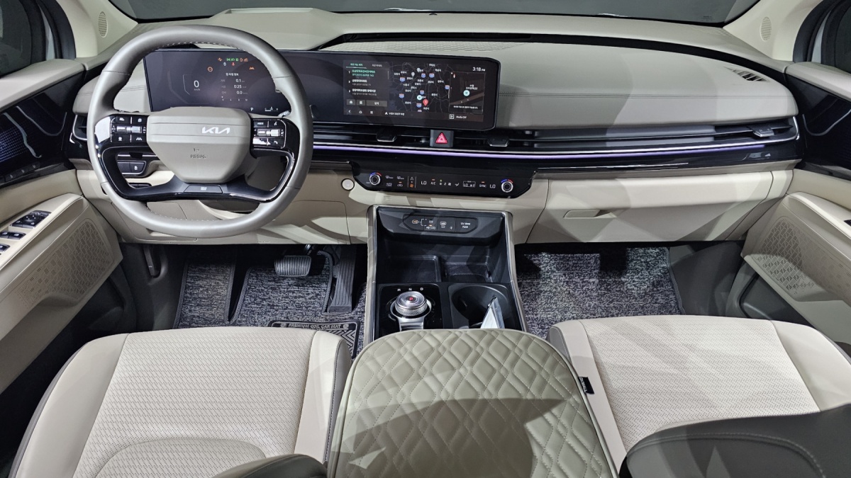 Kia Carnival, 2024 — фото 7 из 12