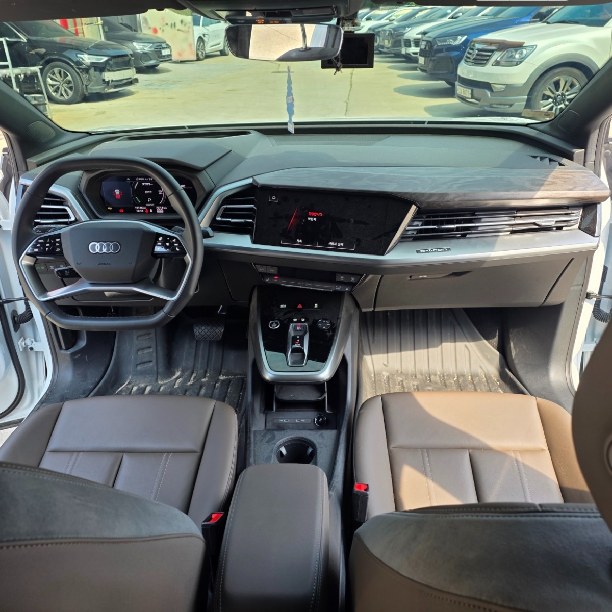 Audi Q4 e-tron, 2025 — фото 9 из 12