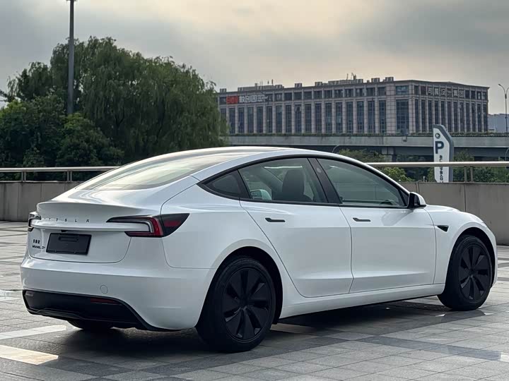 Tesla Model 3, 2026 — фото 4 из 9