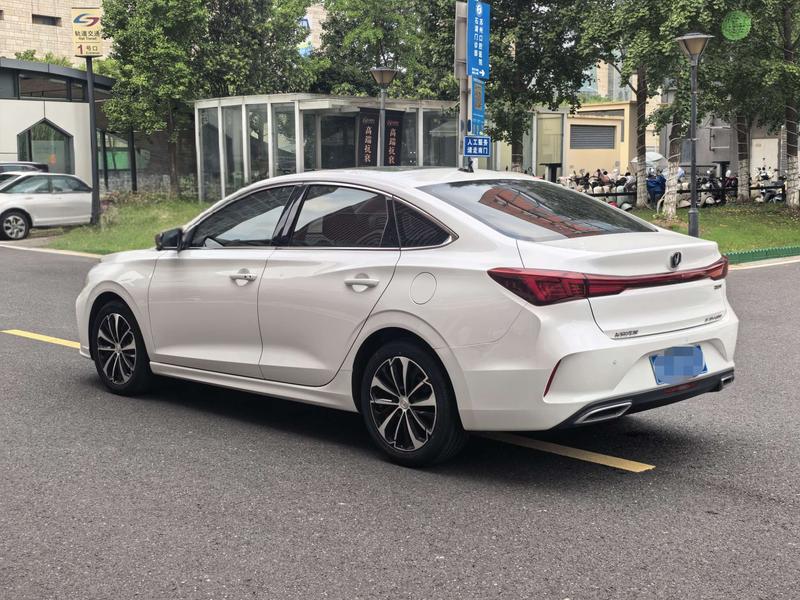 Changan Eado Plus, 2022 — фото 5 из 12