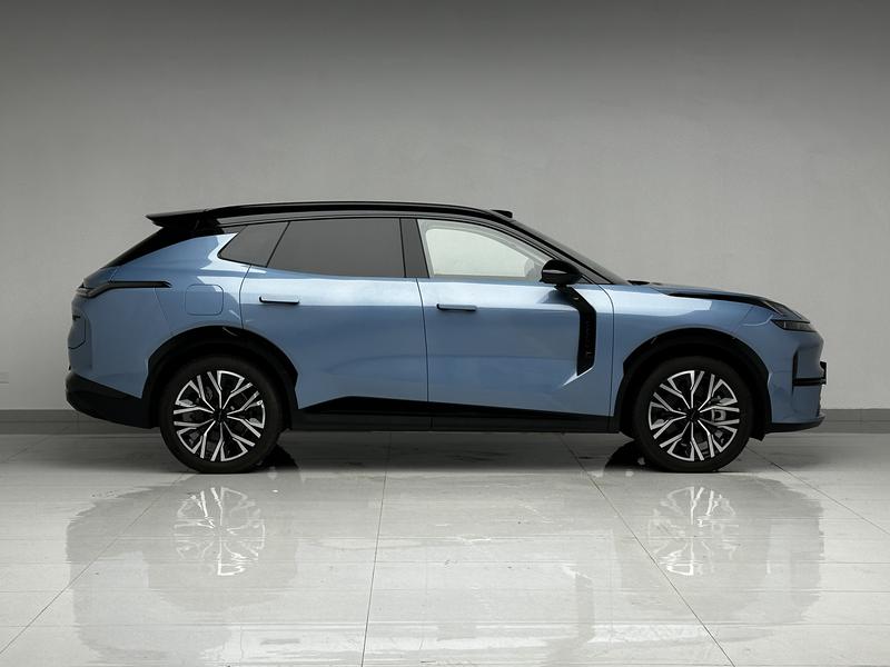 Lynk & Co 08 EM-P Hybrid, 2025 — фото 8 из 12