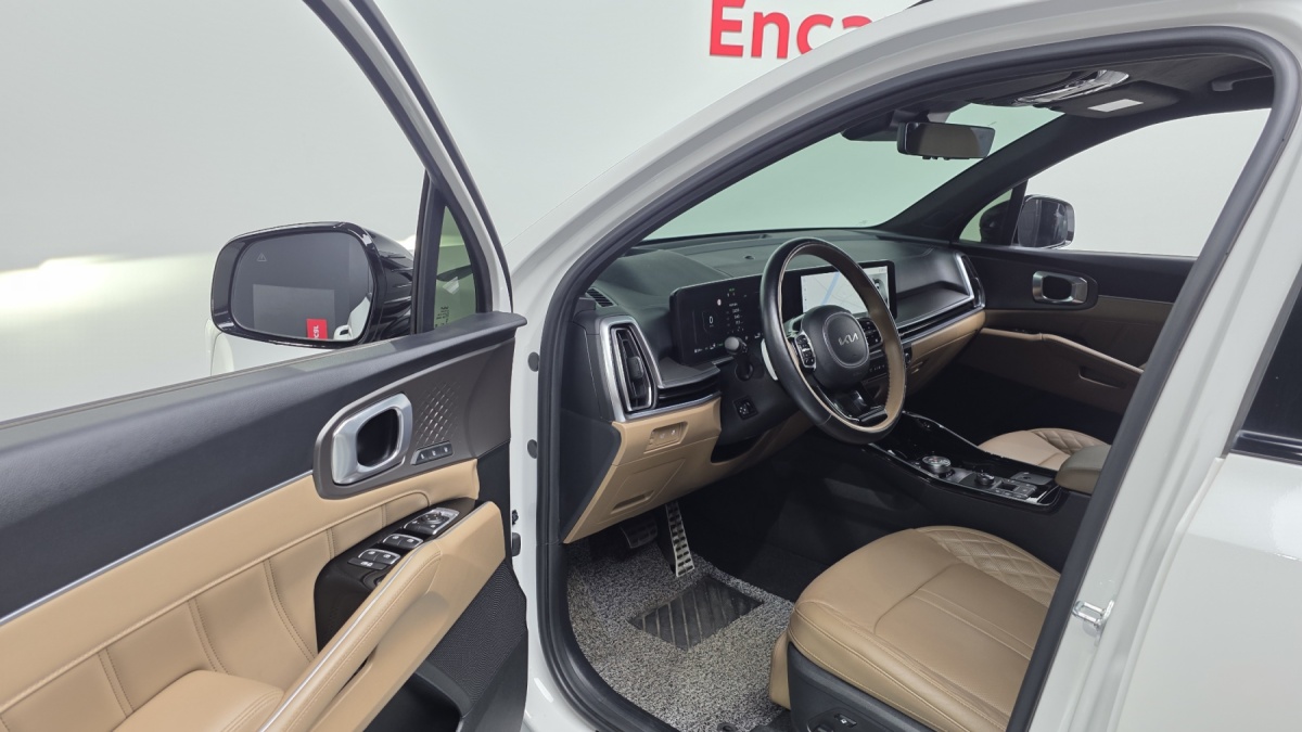 Kia Sorento, 2023 — фото 9 из 12
