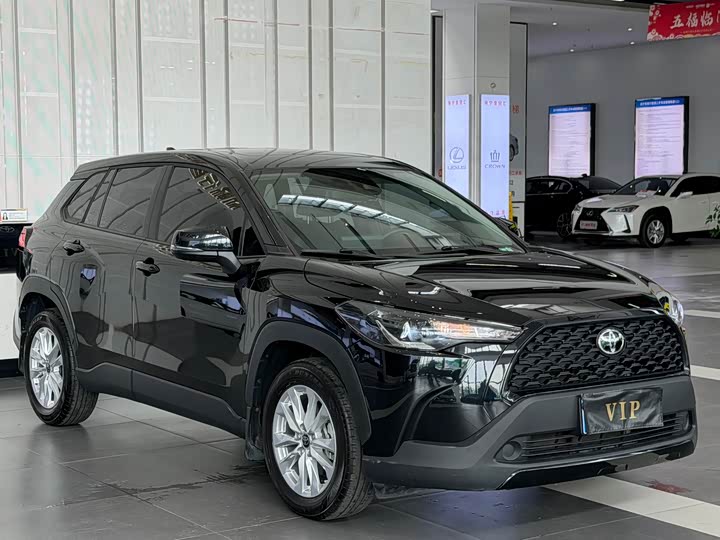 Toyota Corolla Cross, 2022 — фото 3 из 9