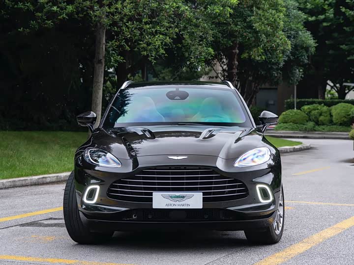 Aston Martin DBX, 2025 — фото 2 из 9