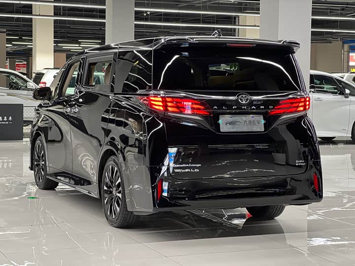 Toyota Alphard, 2024 — фото 6 из 9