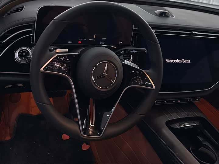Mercedes-Benz E-Class, 2024 — фото 5 из 9