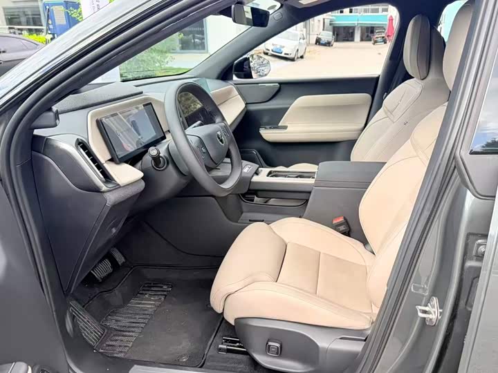 Volvo XC70 Hybrid, 2025 — фото 4 из 9