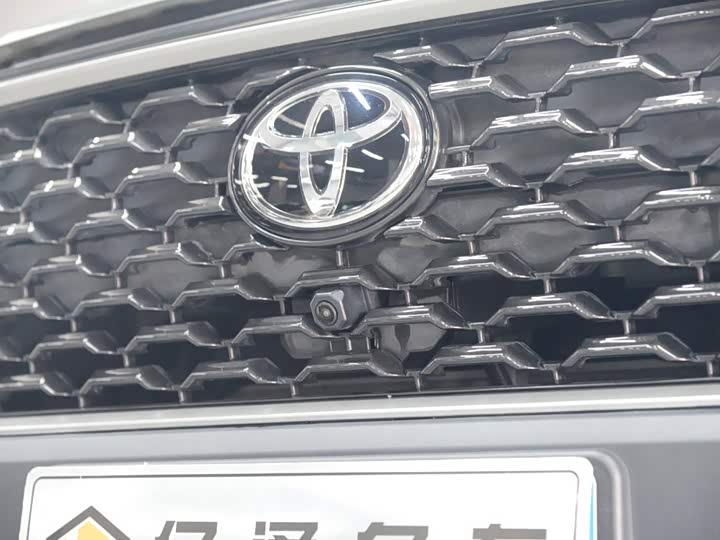Toyota Corolla Cross, 2021 — фото 5 из 9