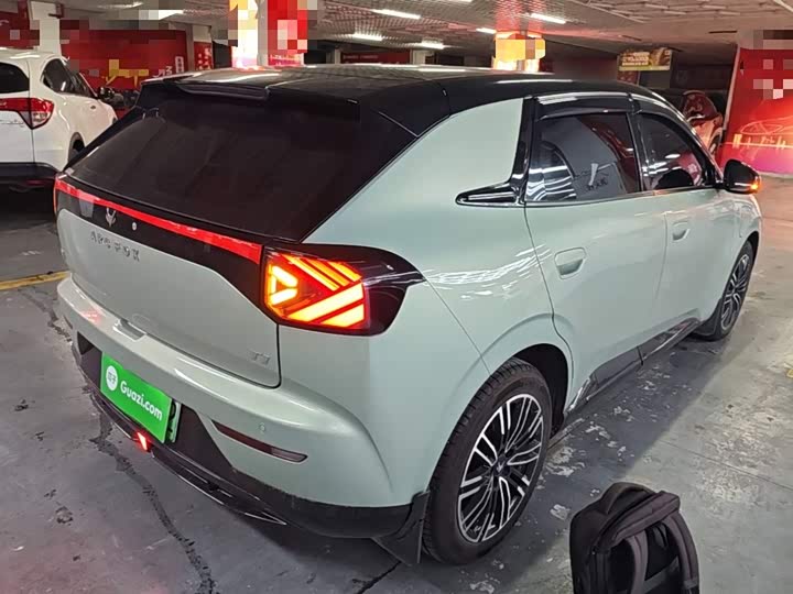 BAIC Arcfox T1, 2025 — фото 7 из 9