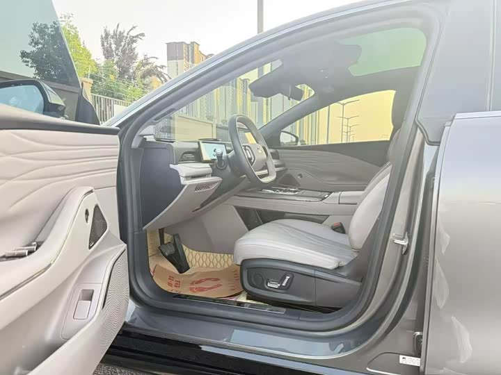 Geely Galaxy Starshine 8 EM-i, 2025 — фото 4 из 9