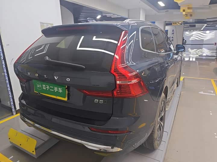 Volvo XC60, 2022 — фото 7 из 9