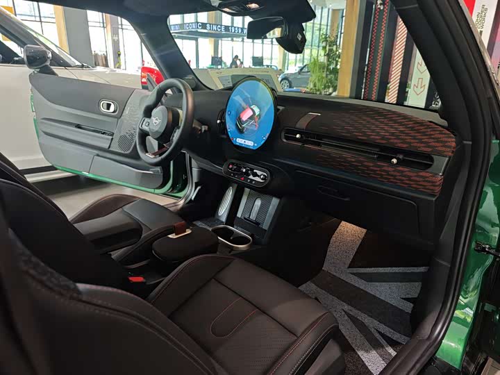 Mini Mini JCW, 2024 — фото 7 из 9
