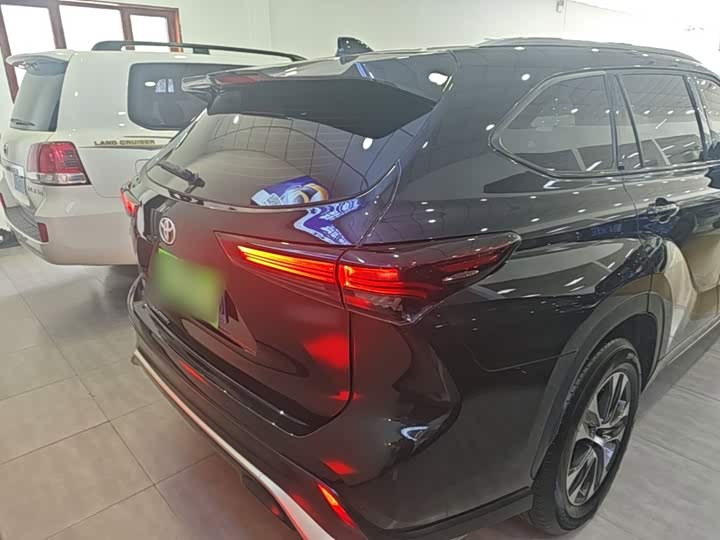 Toyota Crown Kluger, 2024 — фото 6 из 9
