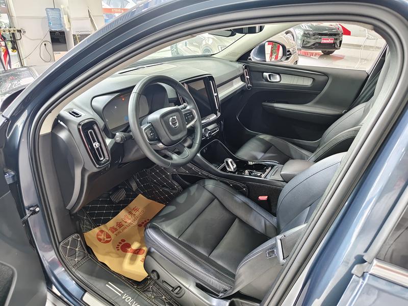 Volvo XC40, 2022 — фото 12 из 12