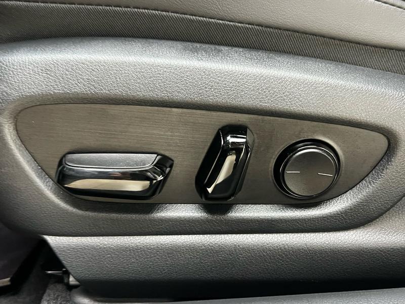 Lexus ES, 2022 — фото 12 из 12