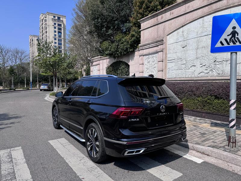 Volkswagen Tiguan L Pro, 2023 — фото 5 из 10