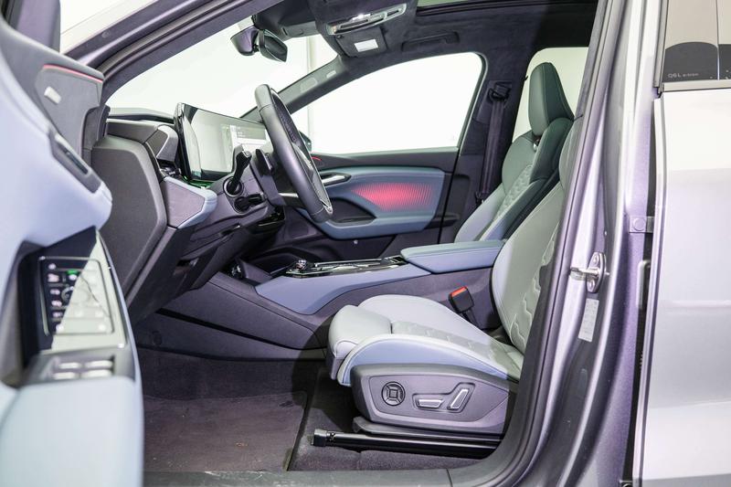 Audi Q6L e-tron, 2025 — фото 10 из 12
