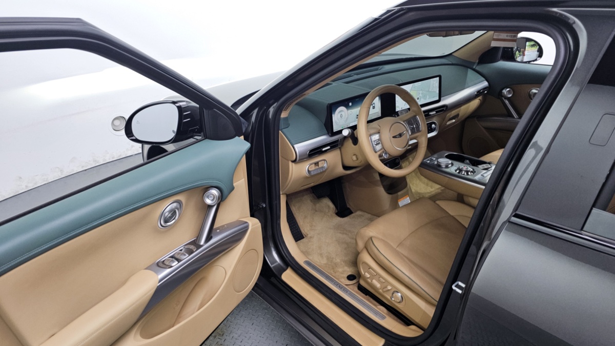 Genesis GV60, 2023 — фото 9 из 12