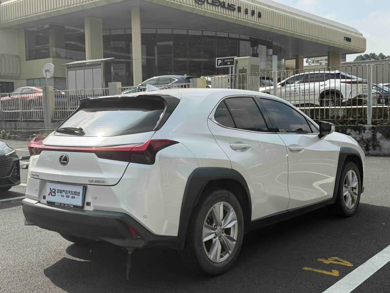 Lexus UX, 2023 — фото 7 из 12