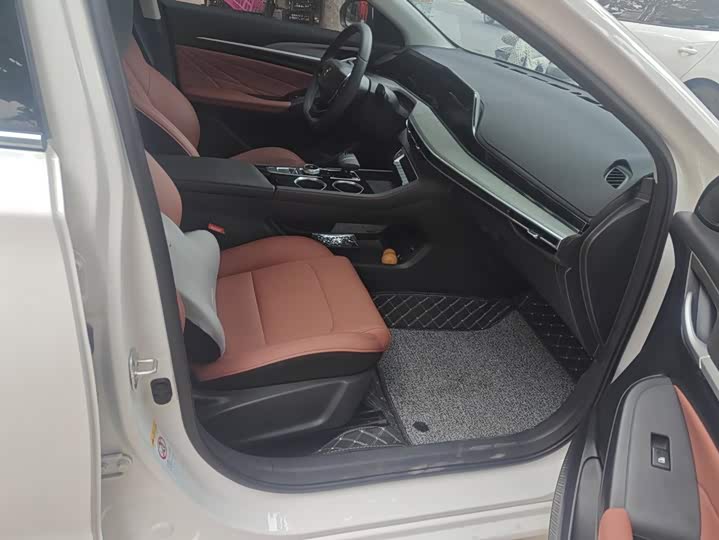 Changan Eado Plus, 2025 — фото 8 из 9
