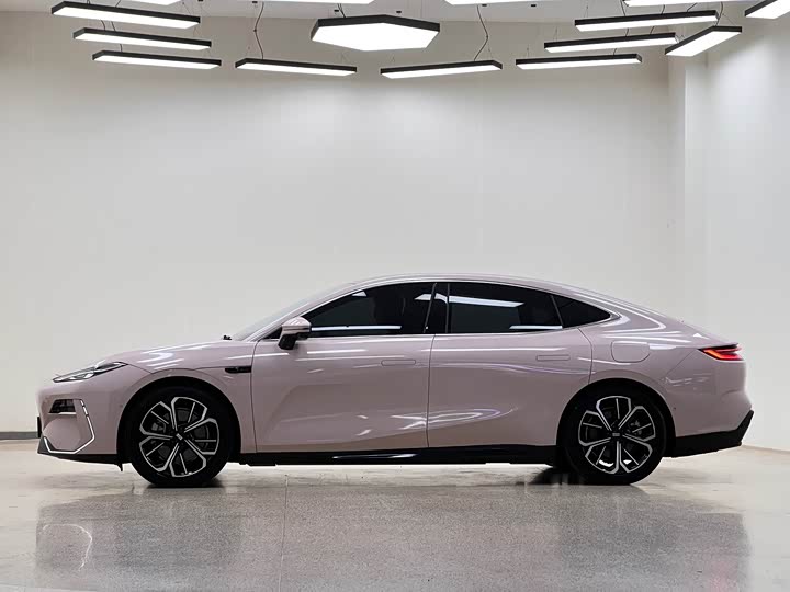 Geely Galaxy E8, 2025 — фото 4 из 9