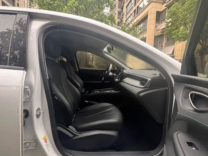BYD Seal 05 DM-i Hybrid, 2025 — фото 8 из 9