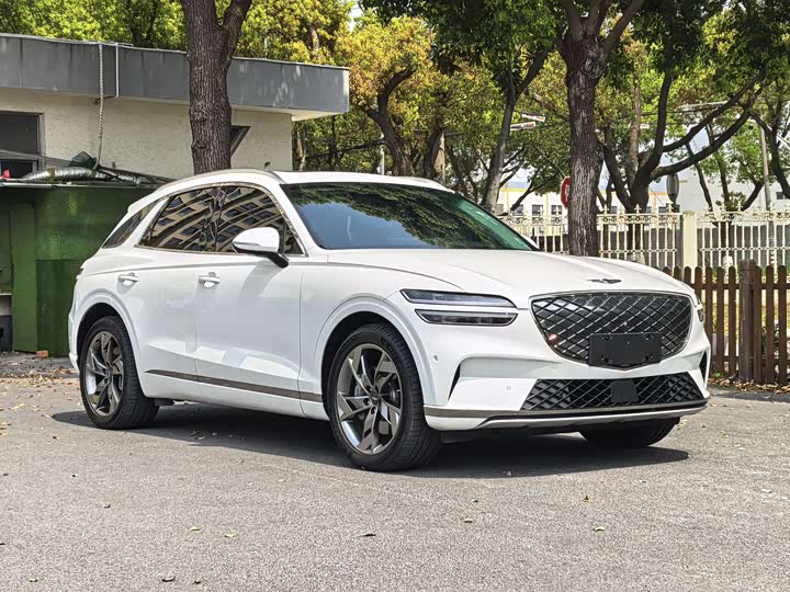 Genesis GV70 EV, 2024 — фото 8 из 9