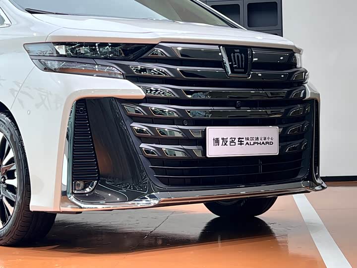 Toyota Vellfire, 2024 — фото 4 из 9