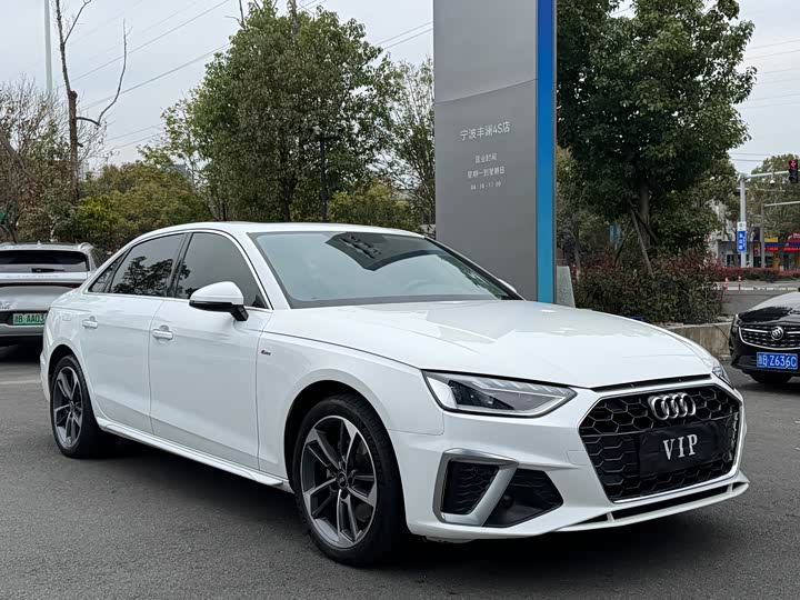 Audi A4L, 2023 — фото 3 из 9