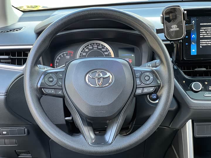 Toyota Corolla Cross, 2022 — фото 7 из 9