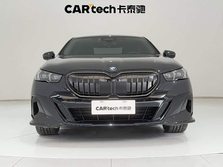 BMW 5 Series, 2025 — фото 3 из 9