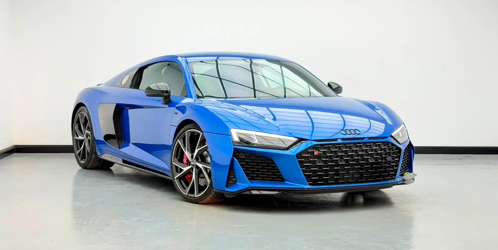 Audi R8, 2023 — фото 3 из 10