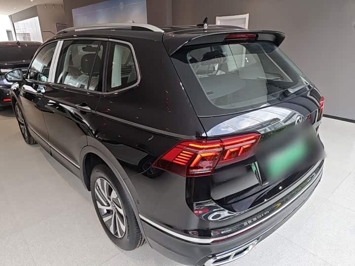 Volkswagen Tiguan L Hybrid, 2025 — фото 5 из 9