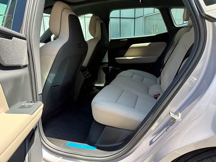 Volvo XC70 Hybrid, 2025 — фото 9 из 9