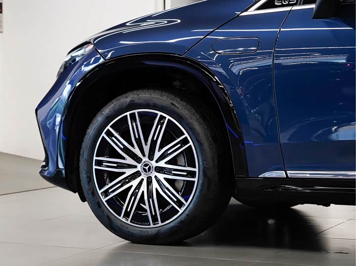 Mercedes-Benz EQS SUV, 2023 — фото 8 из 9