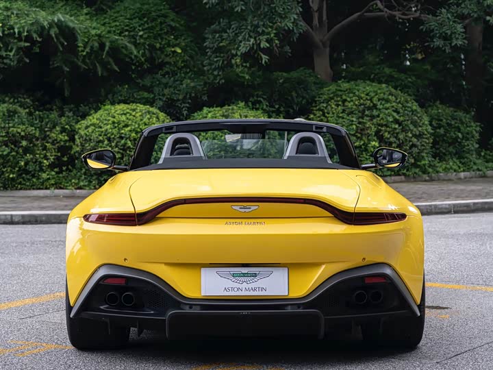 Aston Martin V8 Vantage, 2022 — фото 4 из 9
