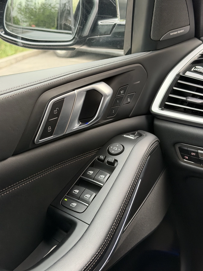 BMW X5, 2023 — фото 8 из 9