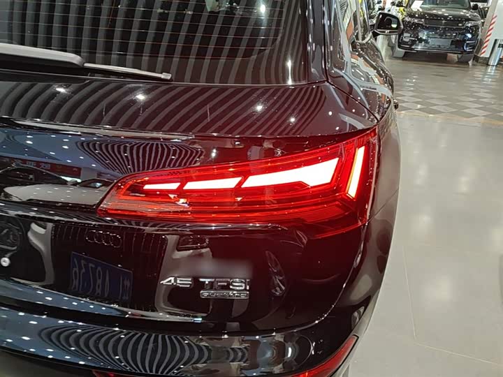 Audi Q5L, 2024 — фото 8 из 9