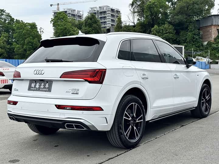 Audi Q5L, 2024 — фото 9 из 9