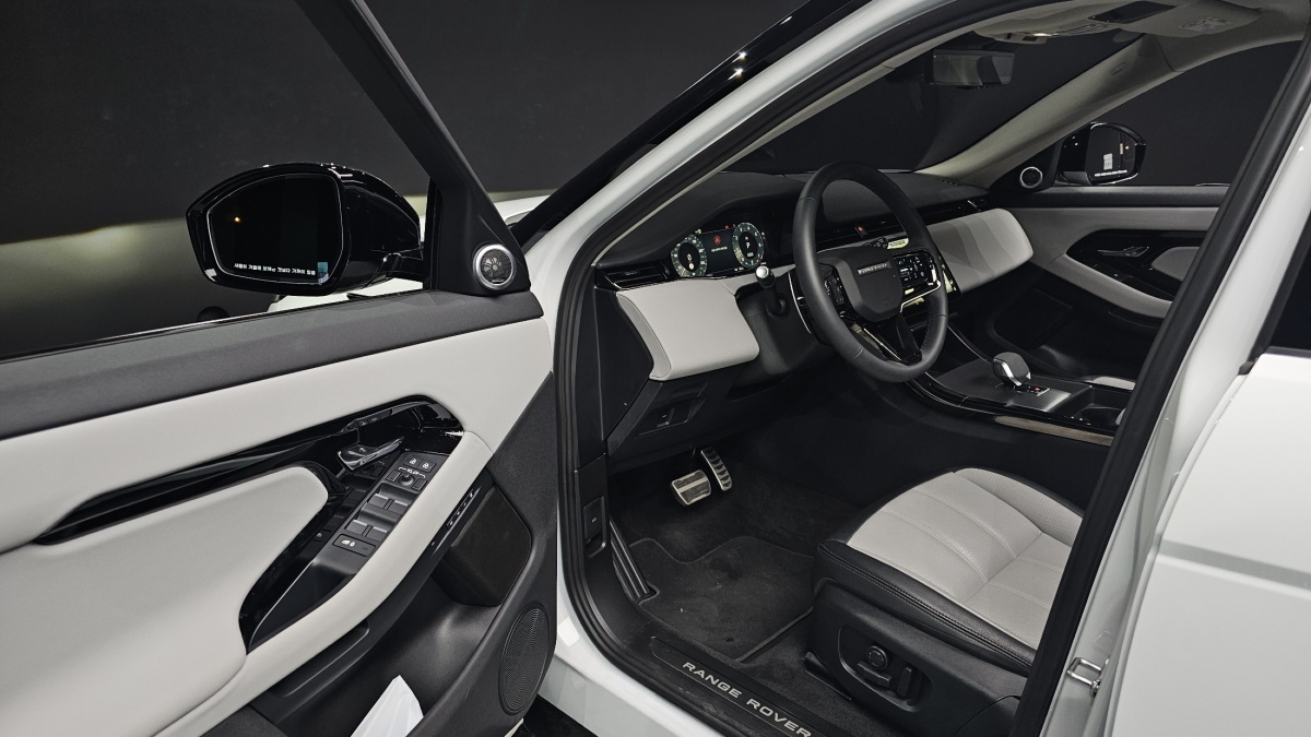 Land Rover Range Rover Evoque, 2023 — фото 11 из 12