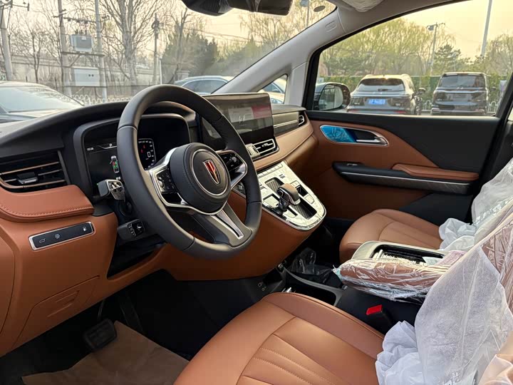Hongqi HQ9 Hybrid, 2025 — фото 6 из 9