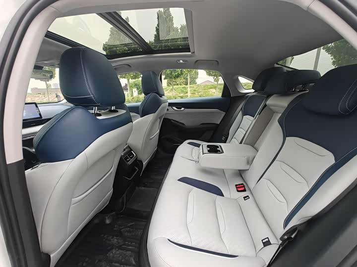 Geely Preface, 2025 — фото 8 из 9
