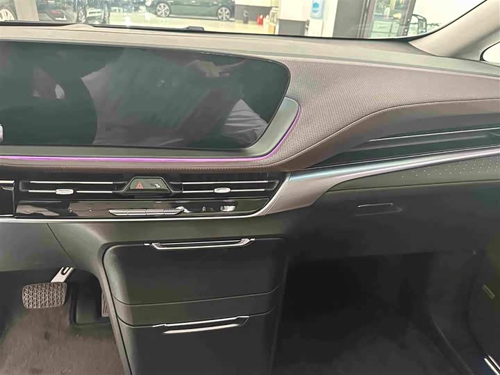 Buick GL8 Century, 2025 — фото 9 из 9