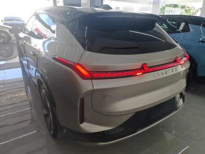 Lynk & Co 08 EM-P Hybrid, 2024 — фото 5 из 9