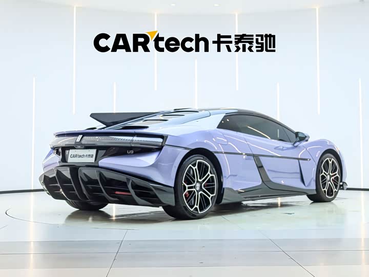 BYD Yangwang U9, 2024 — фото 5 из 9