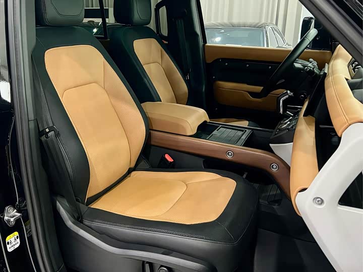 Land Rover Defender, 2024 — фото 8 из 9