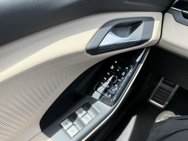 Audi Q6L e-tron, 2025 — фото 11 из 12