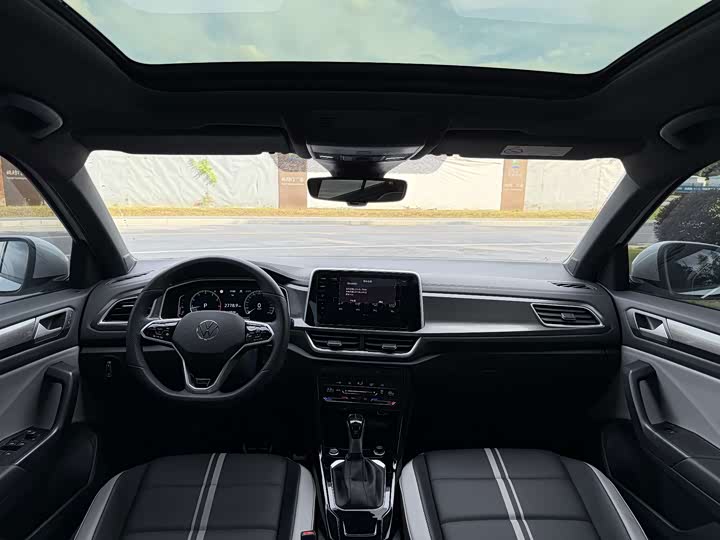 Volkswagen T-Roc, 2023 — фото 3 из 9