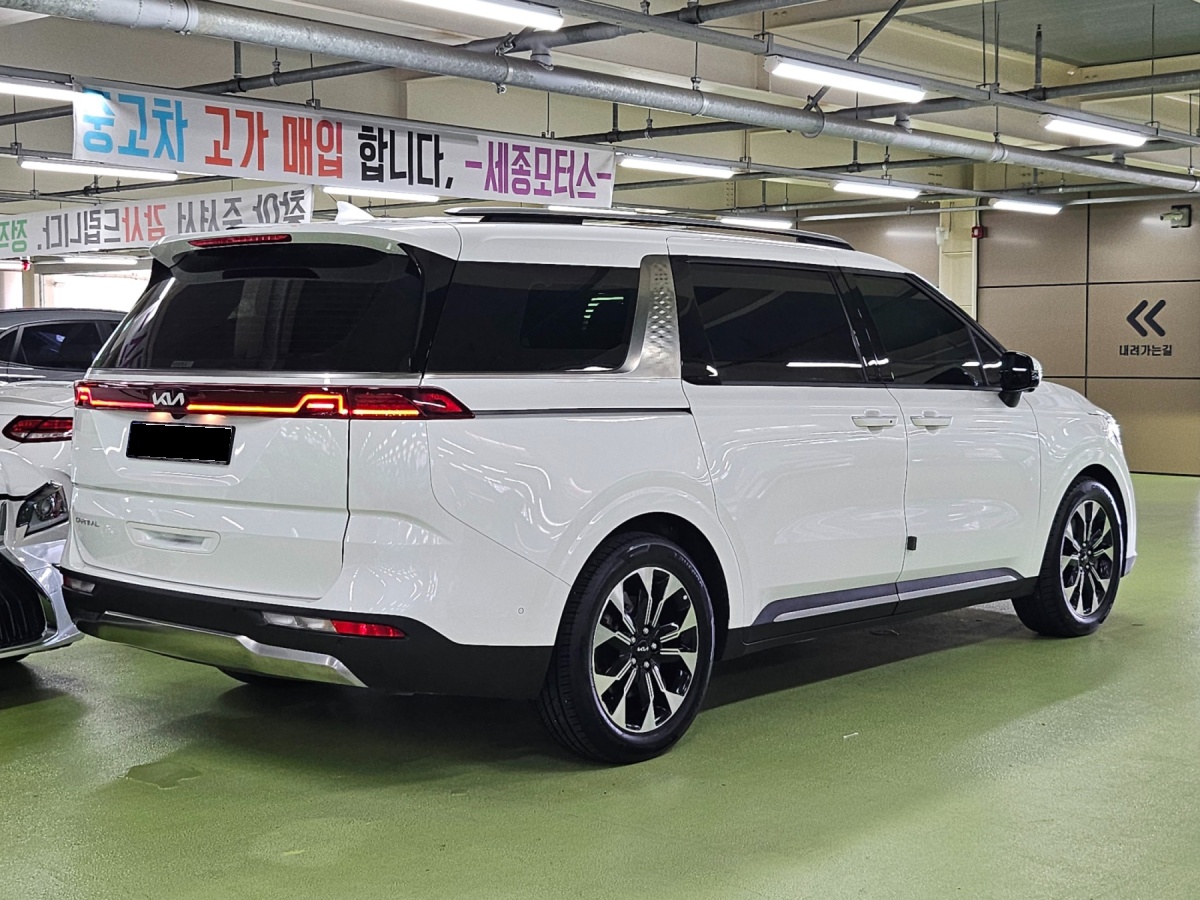 Kia Carnival, 2023 — фото 2 из 12