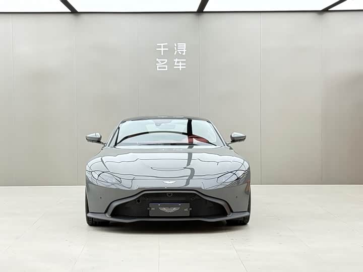 Aston Martin V8 Vantage, 2022 — фото 2 из 9